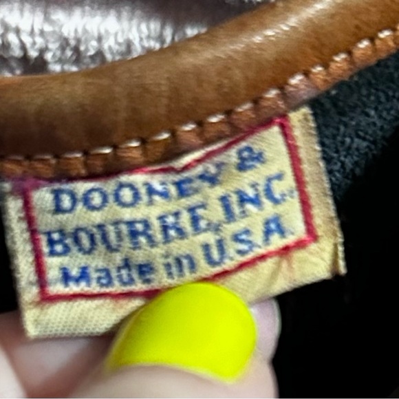 Vintage Dooney & Bourke Black and Brown All-Weather Leather Crossbody Bag πΌππΌπ - Picture 7 of 13